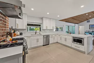 125 Cascade Lane, West Palm Beach, FL 33404 - Photo 9