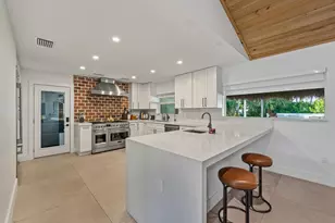 125 Cascade Ln, West Palm Beach, FL 33404 - Photo 7