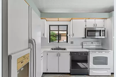 8101 Sweetbriar Way #B, Boca Raton, FL 33496 - Photo 7