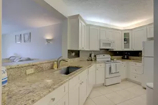 200 Uno Lago Dr, Juno Beach, FL 33408 - Photo 9