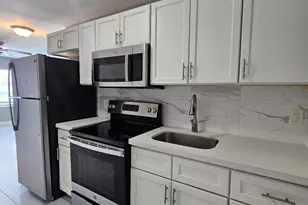 933 W 7th St, Riviera Beach, FL 33404 - Photo 5