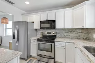 370 Wilma Cir, Riviera Beach, FL 33404 - Photo 9