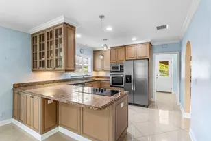 2 Fairway Dr, Boynton Beach, FL 33436 - Photo 7