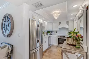 5560 Tamberlane Cir, Palm Beach Gardens, FL 33418 - Photo 5