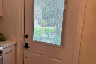 5560 Tamberlane Cir, Palm Beach Gardens, FL 33418 - Photo 9