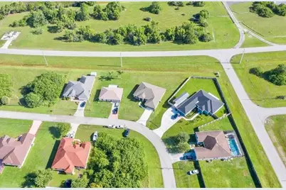 5803 NW Dooley Circle, Port Saint Lucie, FL 34953 - Photo 29