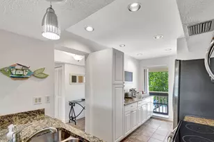 348 Brackenwood Cir, Palm Beach Gardens, FL 33418 - Photo 17