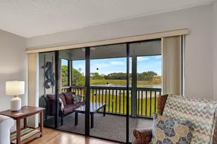 348 Brackenwood Cir, Palm Beach Gardens, FL 33418 - Photo 35