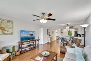 348 Brackenwood Cir, Palm Beach Gardens, FL 33418 - Photo 15