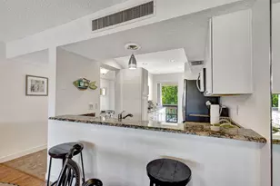 348 Brackenwood Cir, Palm Beach Gardens, FL 33418 - Photo 9