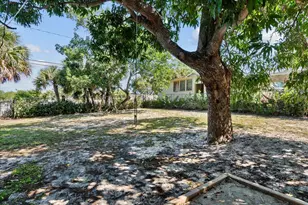 815 Omar Rd, West Palm Beach, FL 33405 - Photo 23
