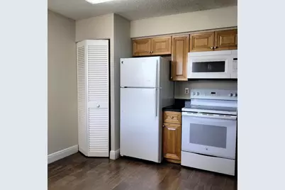 21206 Glenmoor Drive #21206, West Palm Beach, FL 33409 - Photo 5