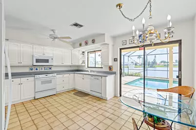 2330 SW 23rd Cranbrook Drive, Boynton Beach, FL 33436 - Photo 11