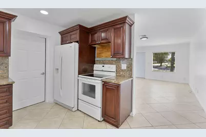 105 NW 7th Court, Deerfield Beach, FL 33441 - Photo 5