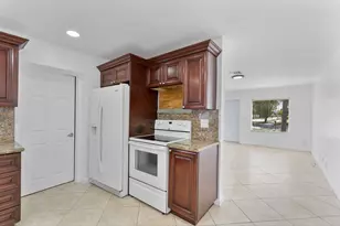105 NW 7th Ct, Deerfield Beach, FL 33441 - Photo 5