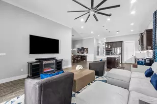 8063 Hobbes Wy, Palm Beach Gardens, FL 33418 - Photo 5