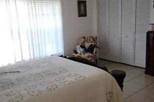 466 Holyoke Ln, Lake Worth, FL 33467 - Photo 9