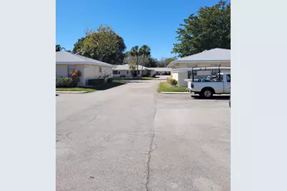 466 Holyoke Lane, Lake Worth, FL 33467 - Photo 3