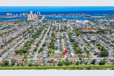398 W 23rd Street, Riviera Beach, FL 33404 - Photo 15