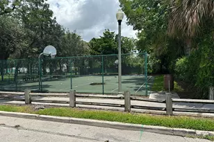 1046 30th Ct, West Palm Beach, FL 33407 - Photo 7