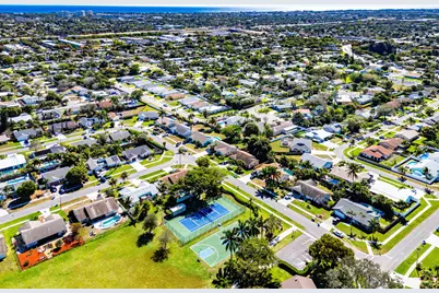 838 NW 9th Way, Boynton Beach, FL 33426 - Photo 45