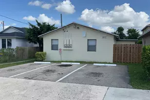 907 8th St, West Palm Beach, FL 33401 - Photo 1