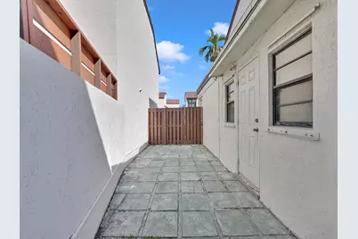 9702 NW 5th Lane #9702, Miami, FL 33172 - Photo 19