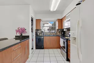 9702 NW 5th Ln, Miami, FL 33172 - Photo 7