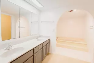 1739 Embassy Dr, West Palm Beach, FL 33401 - Photo 11