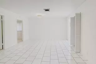 1739 Embassy Dr, West Palm Beach, FL 33401 - Photo 9