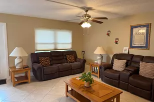 147 Burgundy D, Delray Beach, FL 33484 - Photo 3