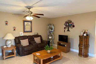 147 Burgundy D, Delray Beach, FL 33484 - Photo 3