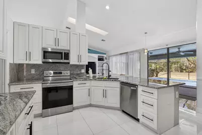 221 Cypress Trace, West Palm Beach, FL 33411 - Photo 23