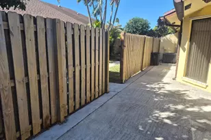 394 Springdale Cir, Palm Springs, FL 33461 - Photo 5