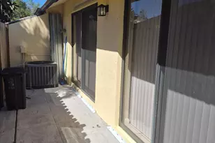 394 Springdale Cir, Palm Springs, FL 33461 - Photo 7