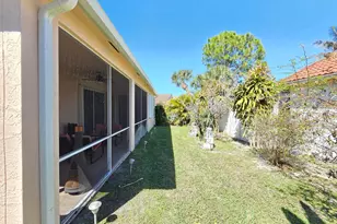 286 Saratoga Blvd E, Royal Palm Beach, FL 33411 - Photo 5