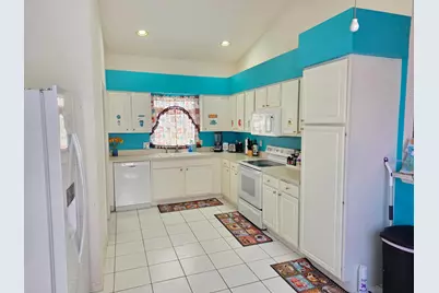 286 Saratoga Boulevard E, West Palm Beach, FL 33411 - Photo 7