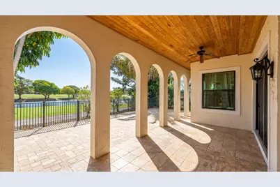 2055 Regents Boulevard, West Palm Beach, FL 33409 - Photo 27