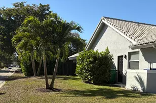 832 NW 108th Ln, Coral Springs, FL 33071 - Photo 3