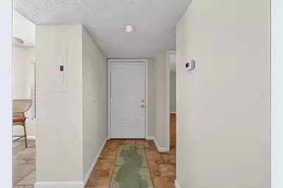 6060 SE Martinique Drive #103, Stuart, FL 34997 - Photo 5