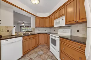 6060 SE Martinique Dr, Stuart, FL 34997 - Photo 5