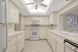 428 Pine Villa Dr, Atlantis, FL 33462 - Photo 15