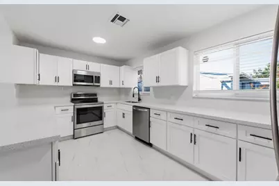 1115 S Seacrest Boulevard, Boynton Beach, FL 33435 - Photo 11