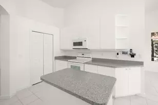 805 SW Marsh Harbor Bay, Port Saint Lucie, FL 34986 - Photo 9