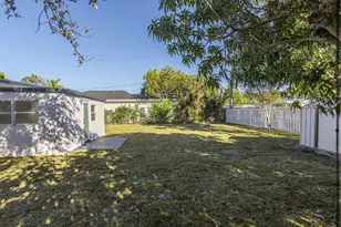 430 E Ilex Dr, Lake Park, FL 33403 - Photo 21