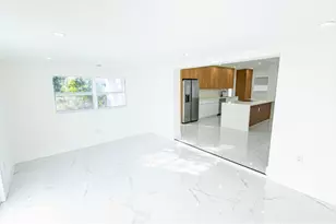 430 E Ilex Dr, Lake Park, FL 33403 - Photo 11