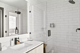 398 NE 5th St, Miami, FL 33132 - Photo 19