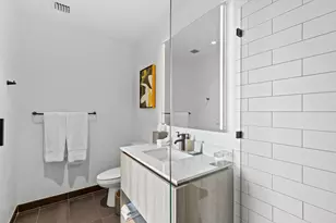 398 NE 5th St, Miami, FL 33132 - Photo 23