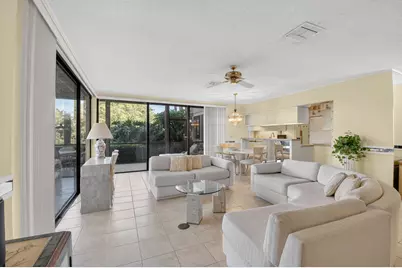 19197 Sabal Lake Drive, Boca Raton, FL 33434 - Photo 7