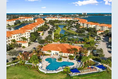 25 Harbour Isle Drive W #101, Fort Pierce, FL 34949 - Photo 3